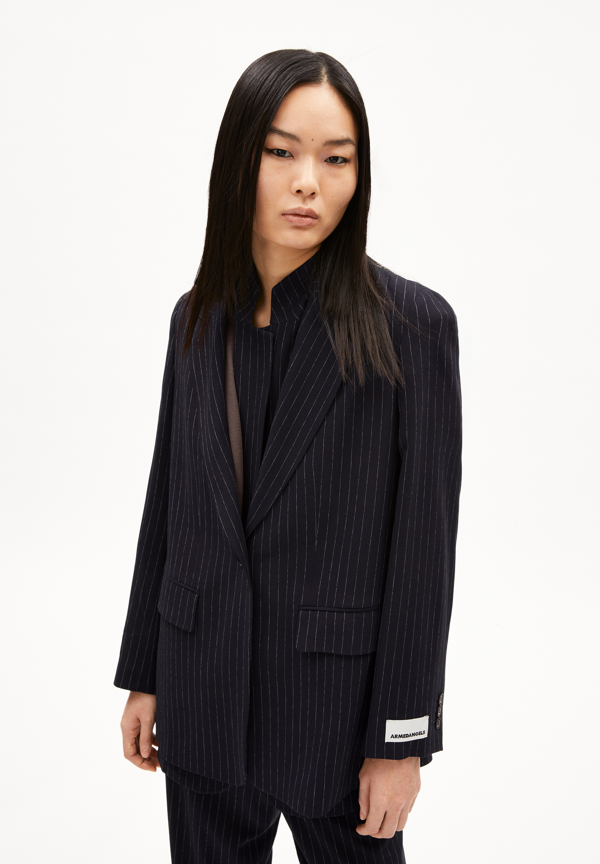 MIKAALA PINSTRIPE Blazer Relaxed Fit aus LENZING™ ECOVERO™ Viskose Mix