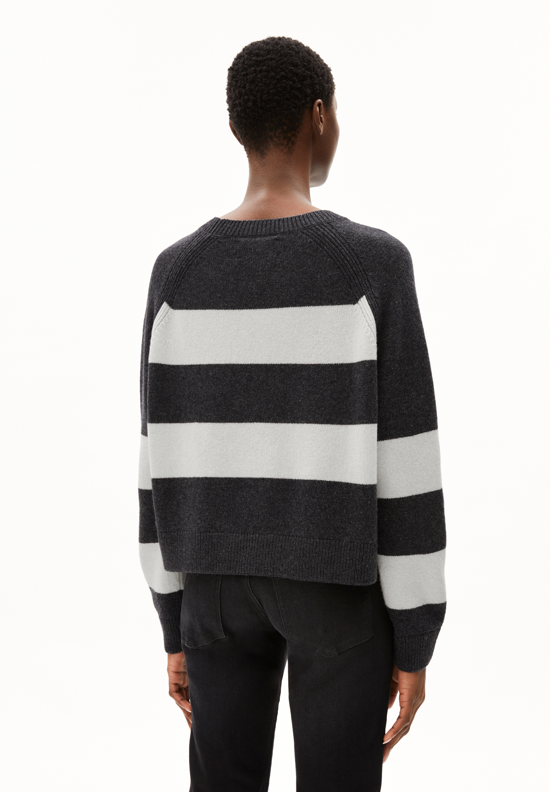 DILIRIAA STRIPES Pull coupe ample en laine bio mélangée