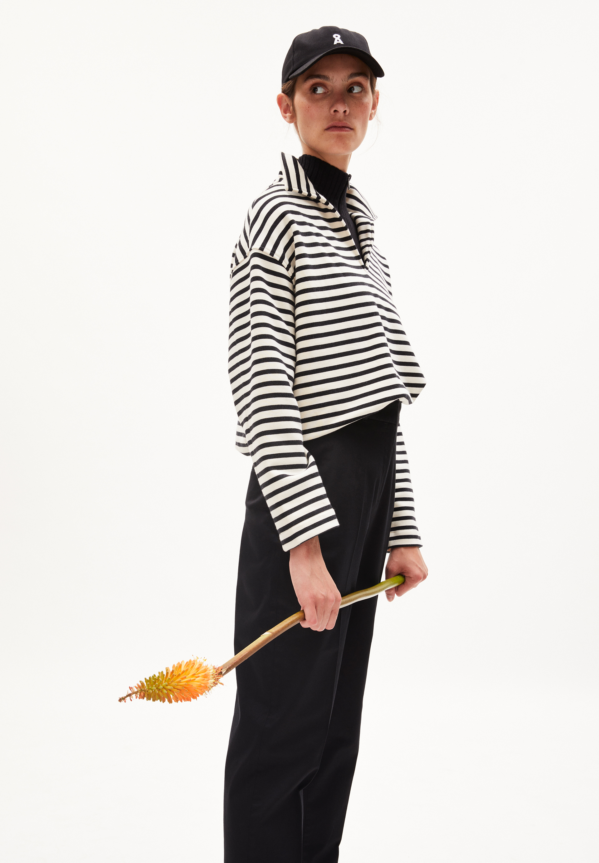 NAIRAA STRIPE Sweatshirt Oversized Fit aus Bio-Baumwolle