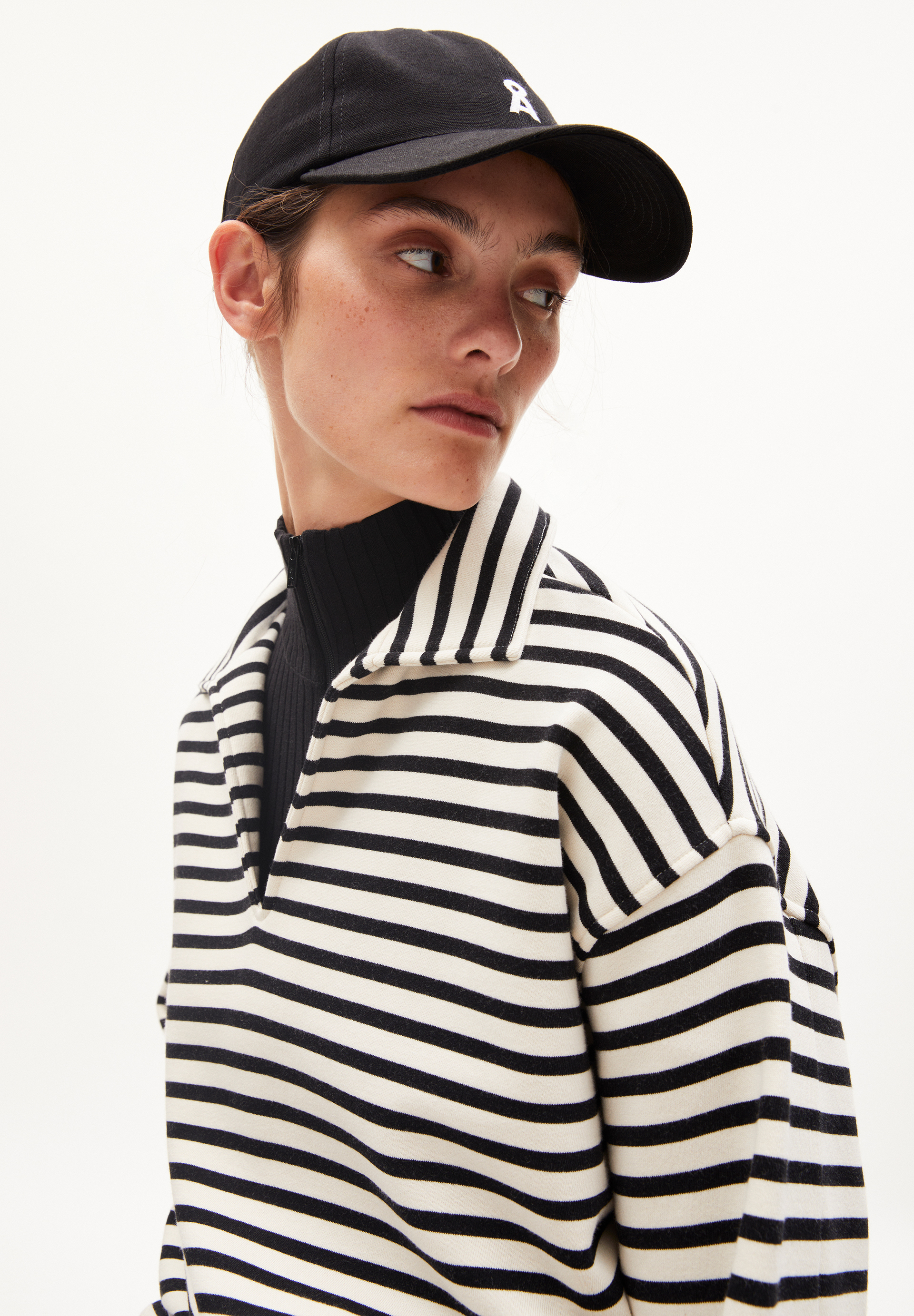 NAIRAA STRIPE Sweatshirt Oversized Fit aus Bio-Baumwolle