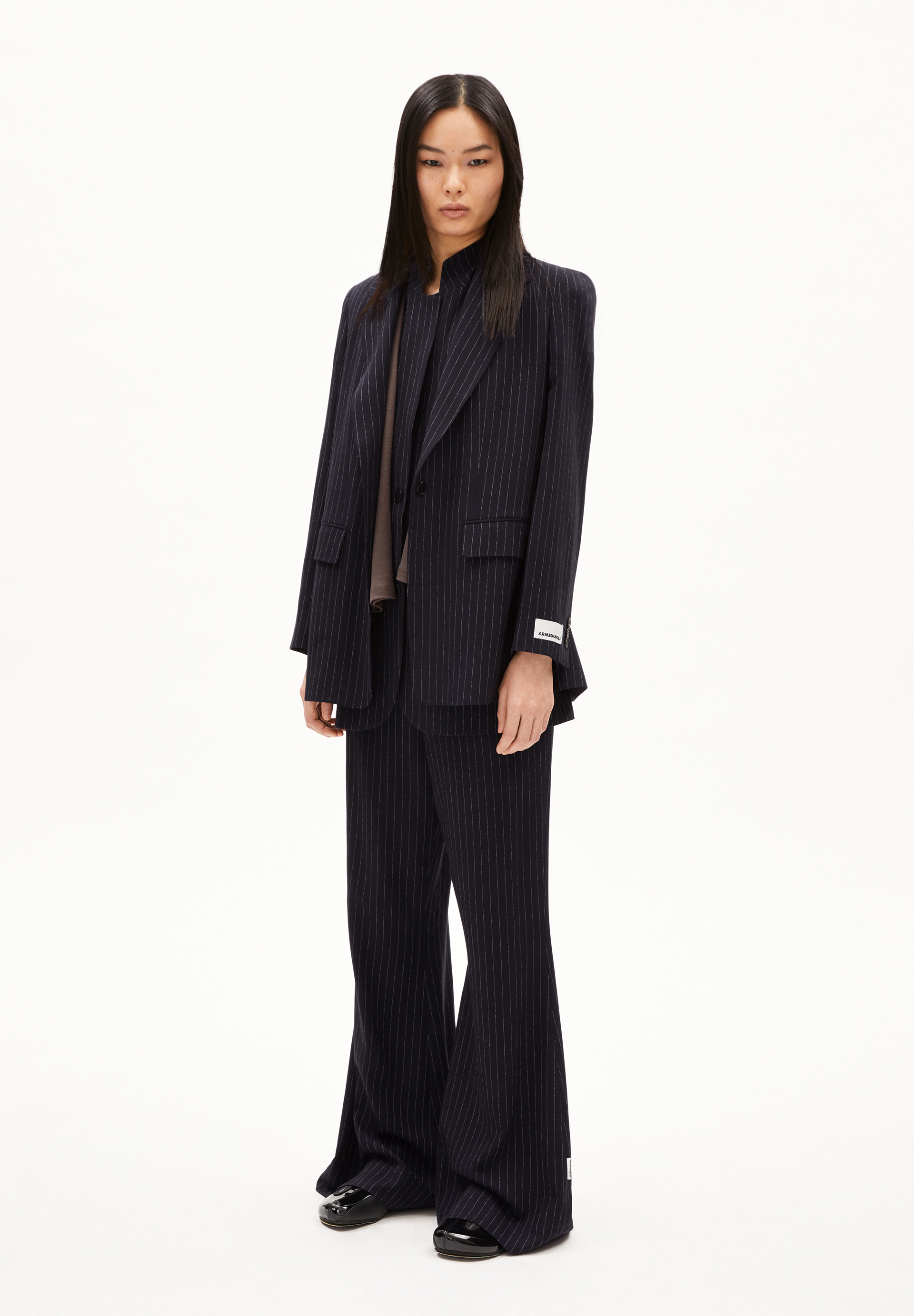 MIKAALA PINSTRIPE Blazer Relaxed Fit made of LENZING™ ECOVERO™ Viscose Mix