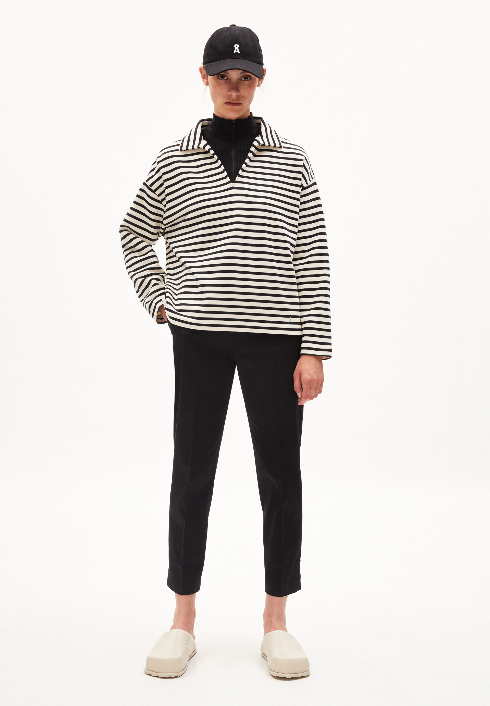 NAIRAA STRIPE Sweatshirt Oversized Fit aus Bio-Baumwolle