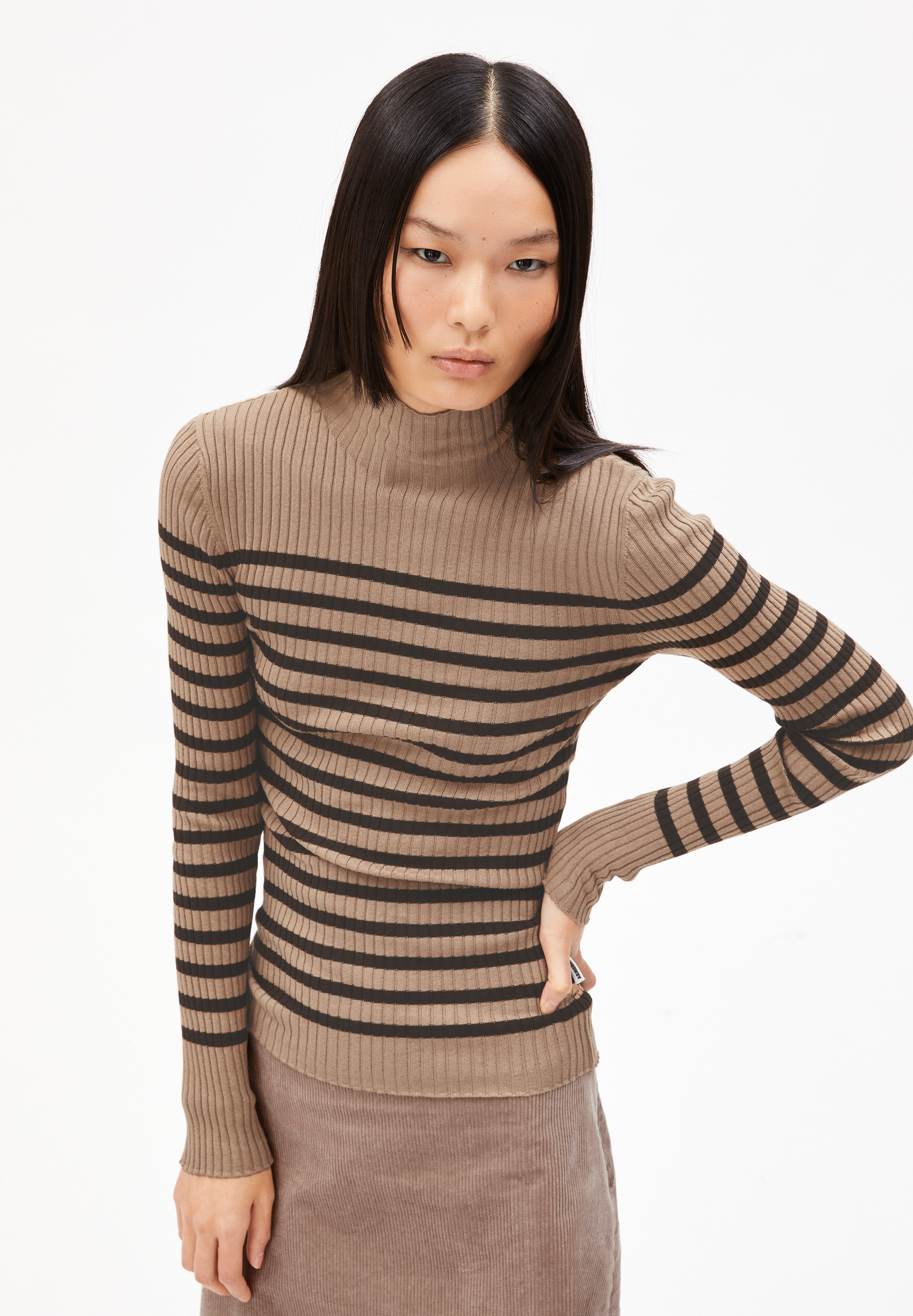 ALAANIA PLACED STRIPES Pullover Slim Fit aus Bio-Baumwolle