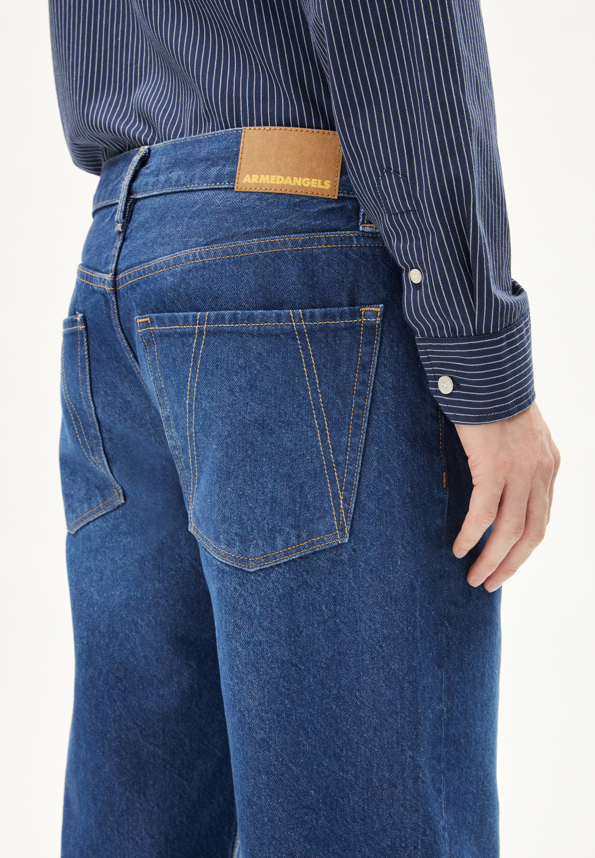 AARY Jean jambe droite taille mi-haute en coton bio mélangé non stretch