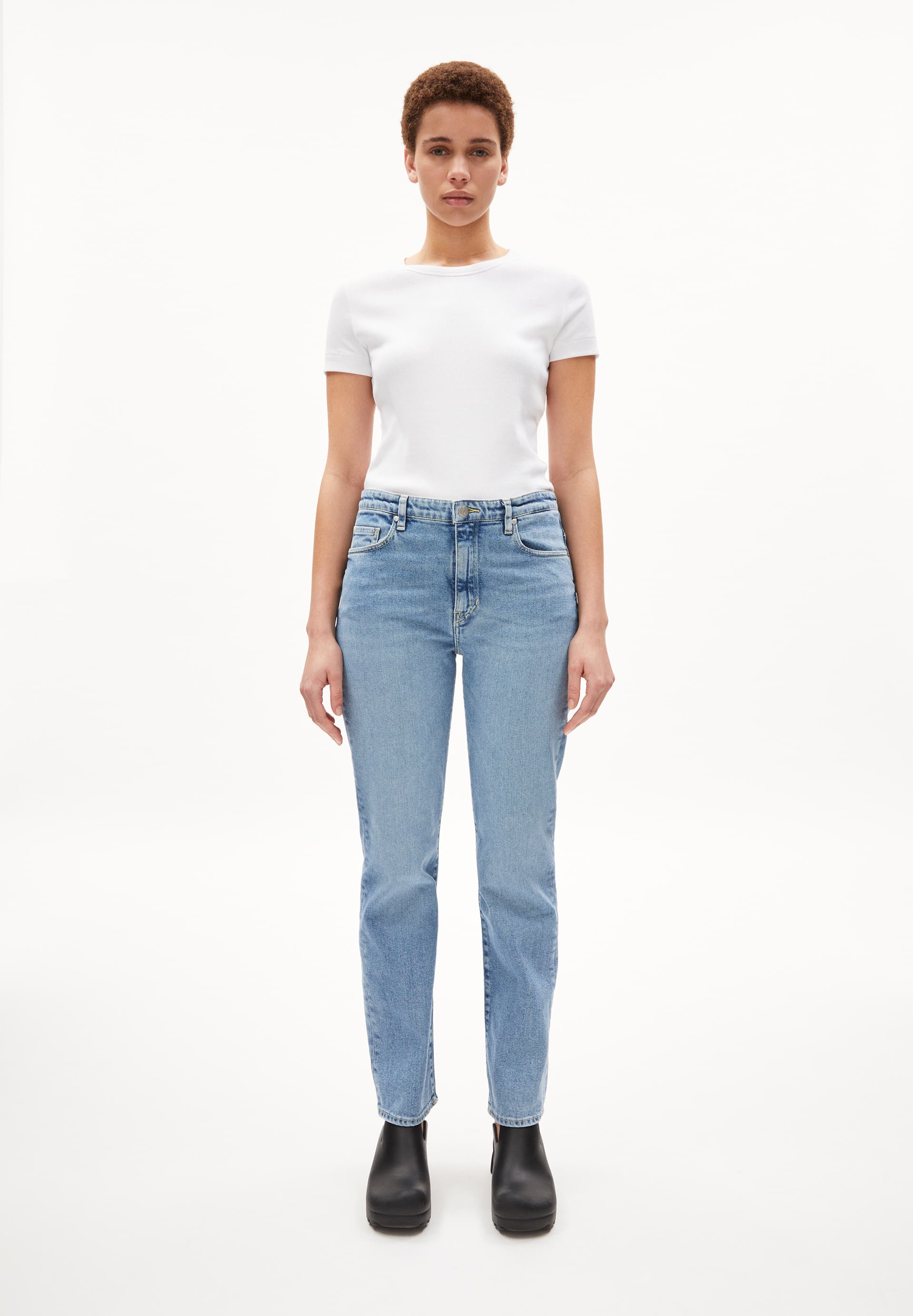 CARENAA Jean jambe droite taille mi-haute en coton bio mélangé stretch confortable