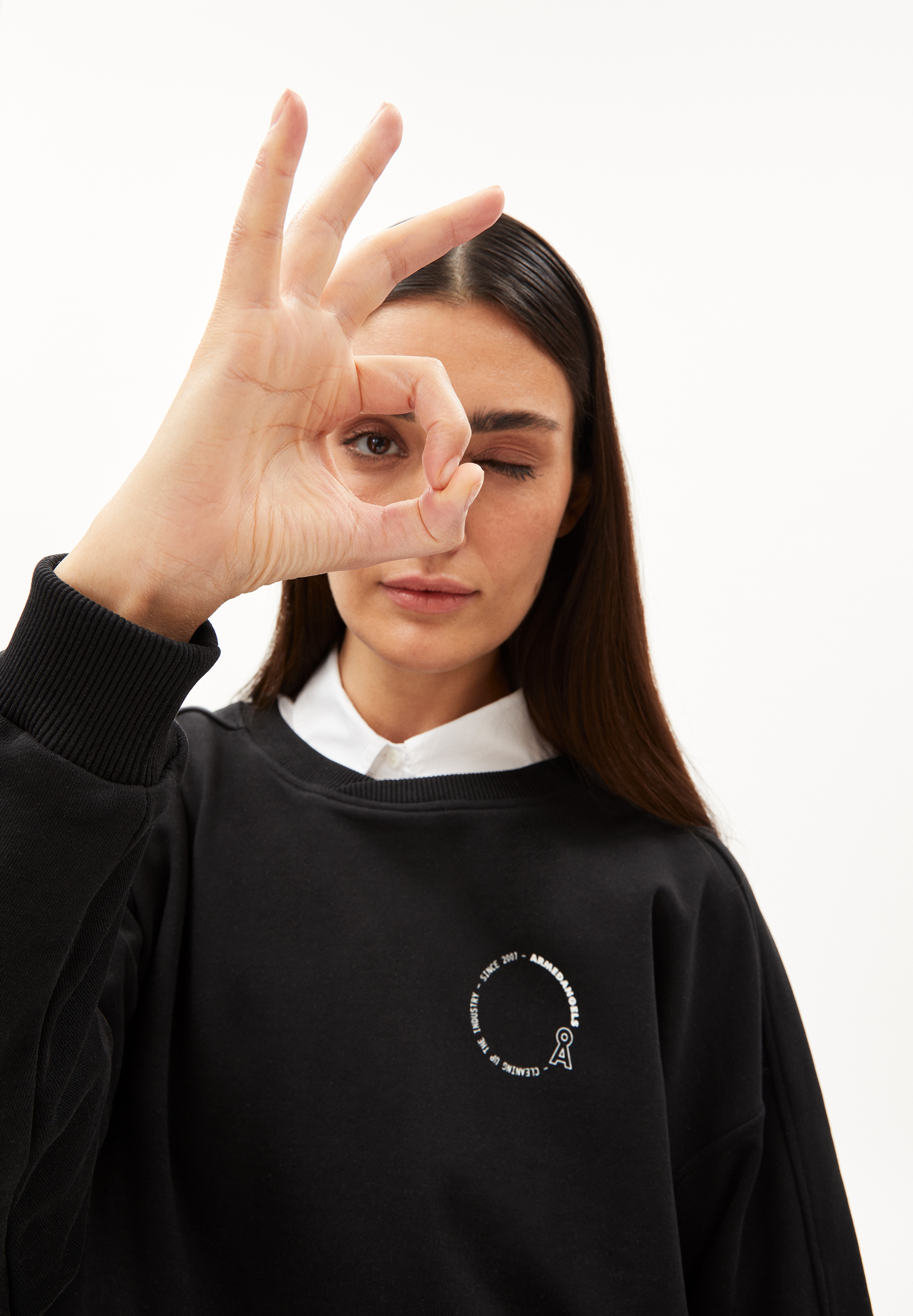 ZAYAA CIRCLE Sweatshirt met loose fit van biologische katoenmix