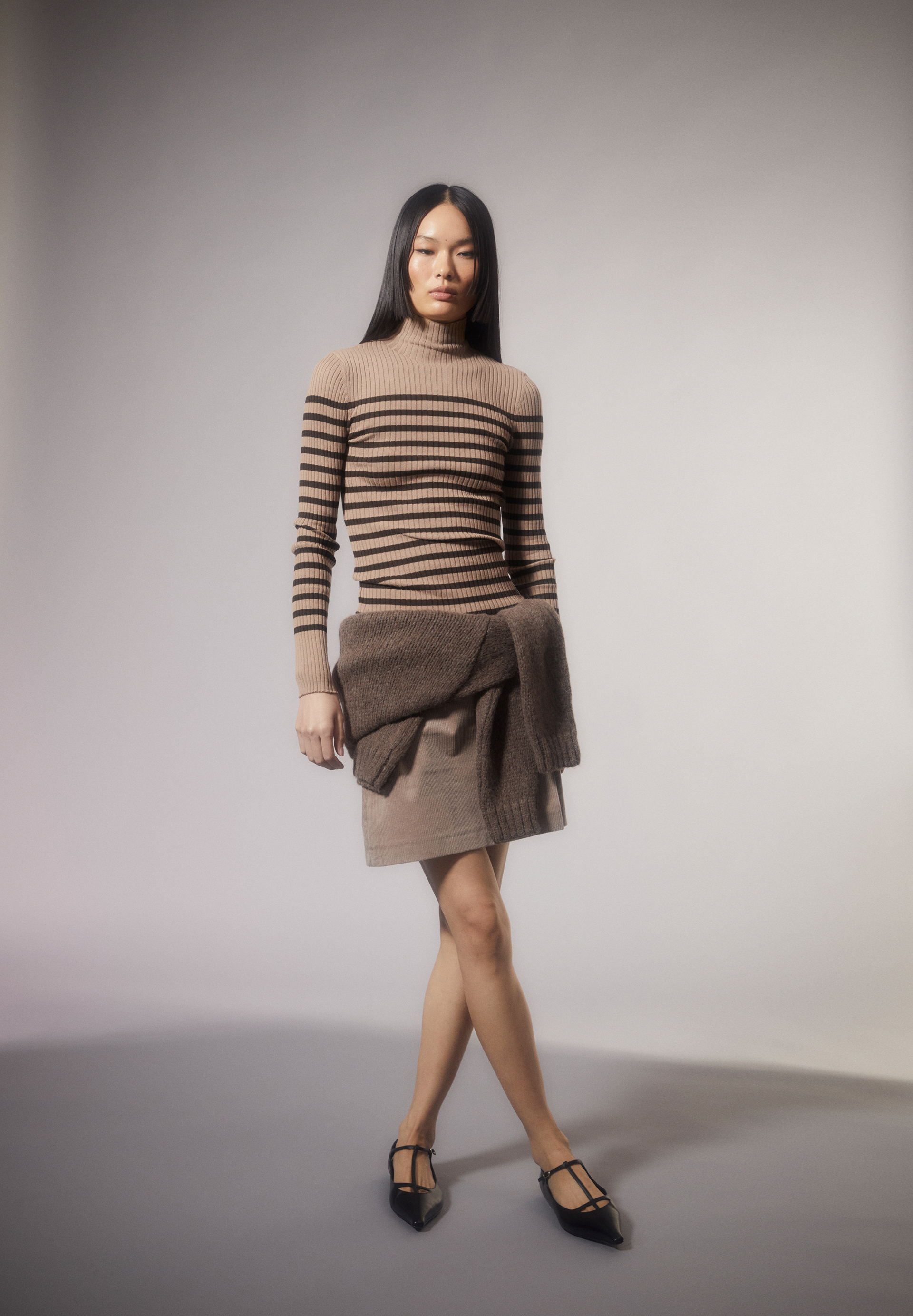 ALAANIA PLACED STRIPES Pullover Slim Fit aus Bio-Baumwolle