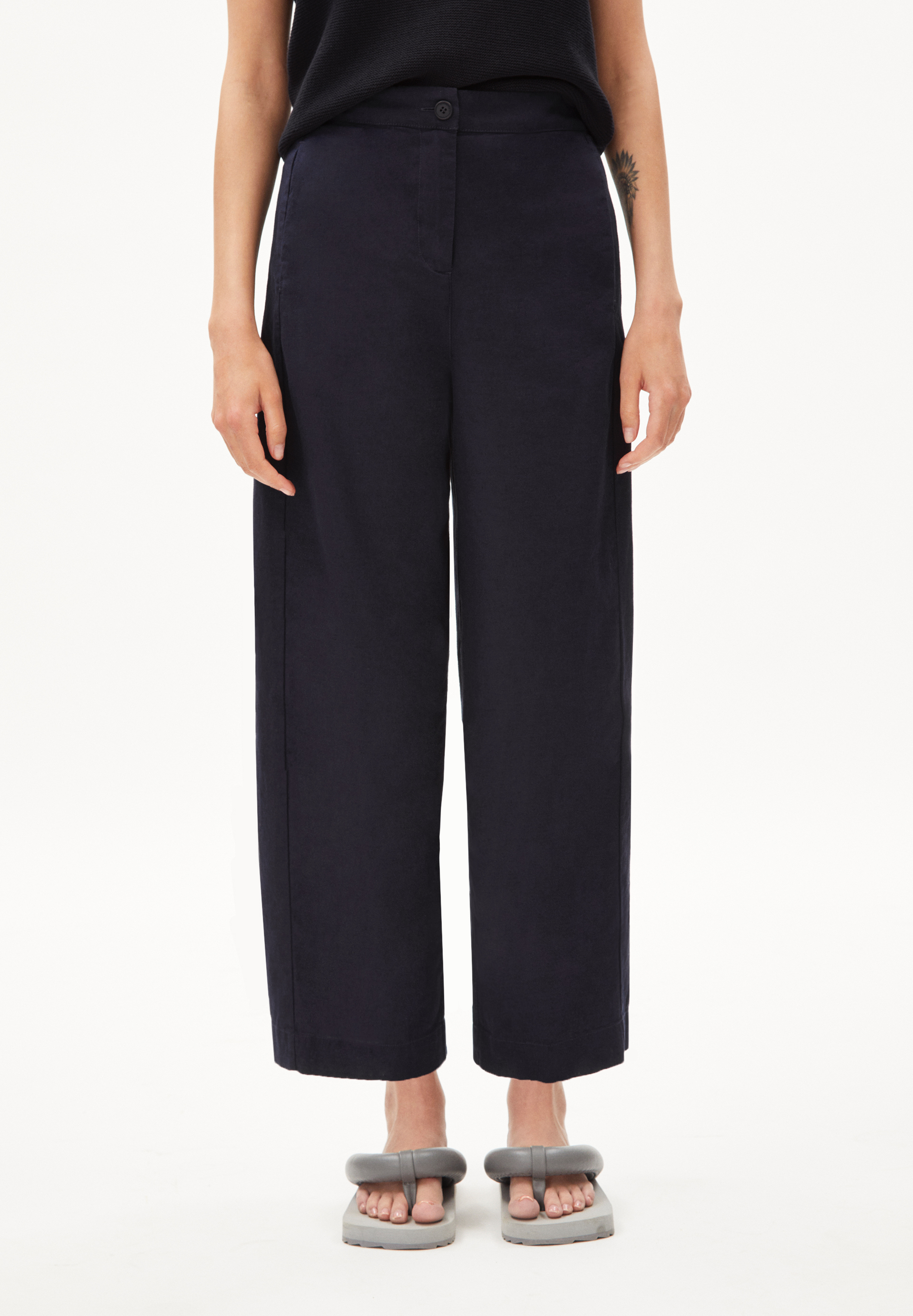 KARUNAA LINO Pantalon en coton bio et lin mélangés