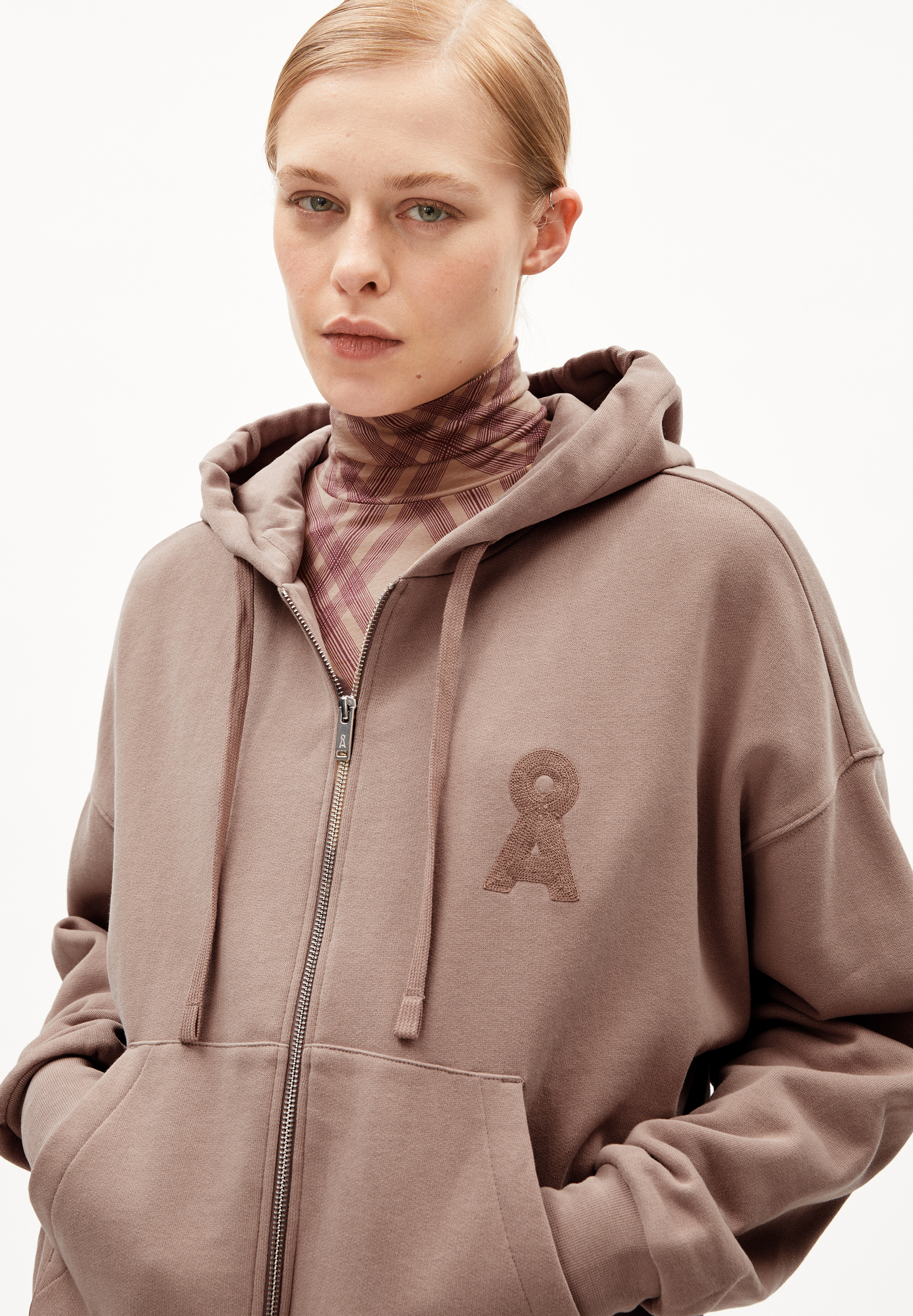 NIDORINAA Sweatjacke Oversized Fit aus Bio-Baumwolle