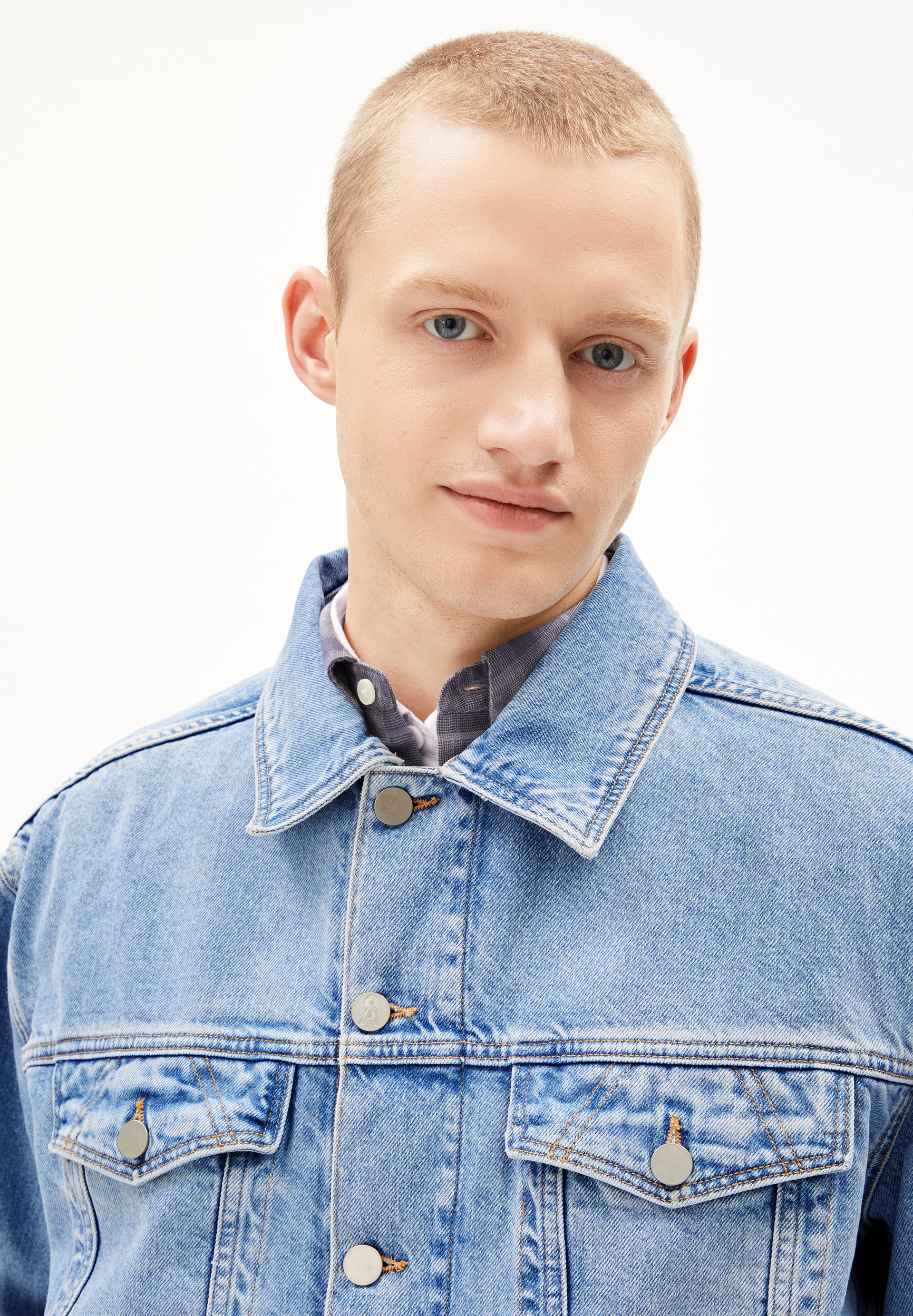 TRAAKA Denim Jacket made of recycled Cotton