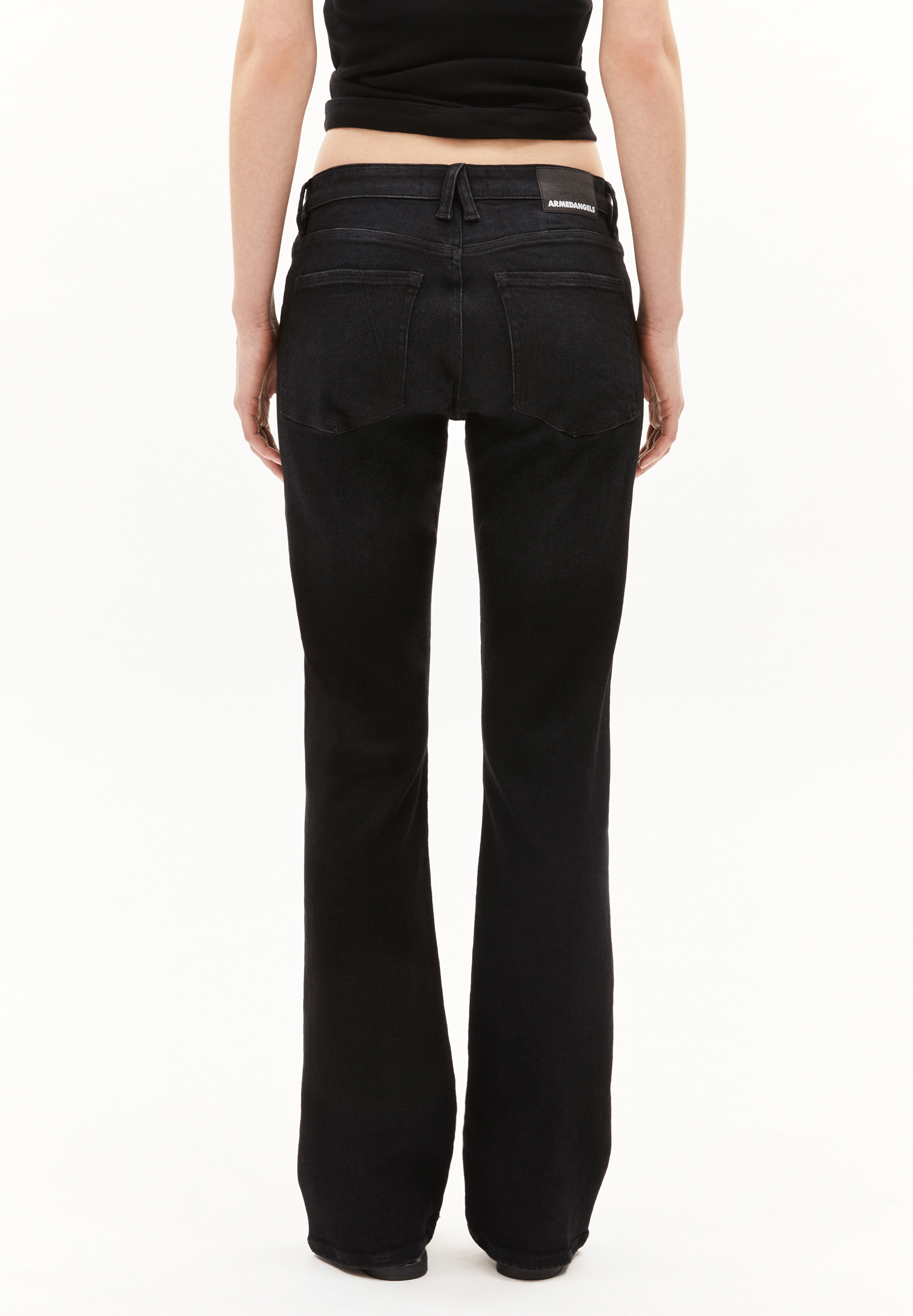 LINNAA X LOW Jean bootcut taille basse en coton bio mélangé x-stretch