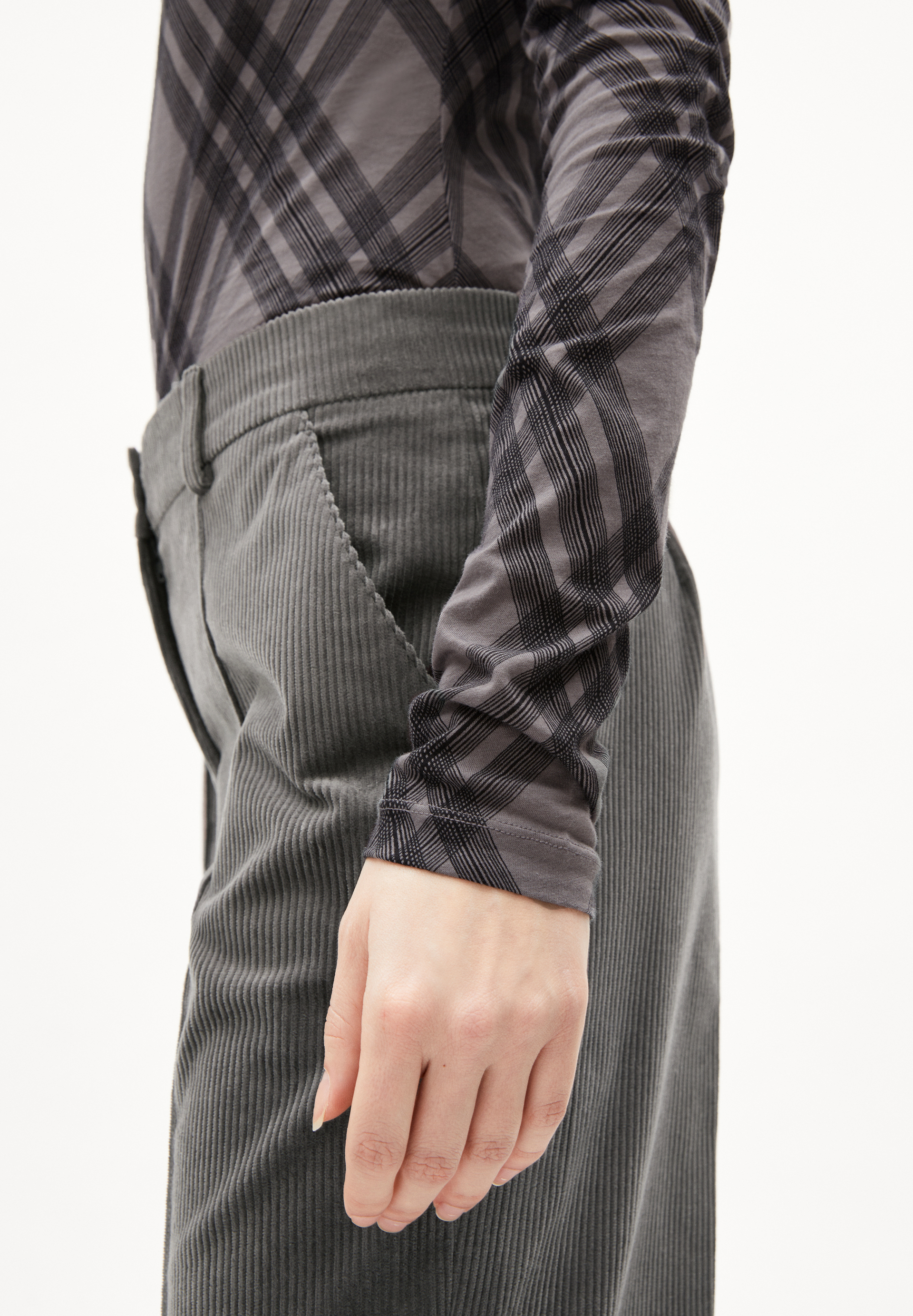 XELLAA CORDUROY Woven Pants made of Organic Cotton Mix