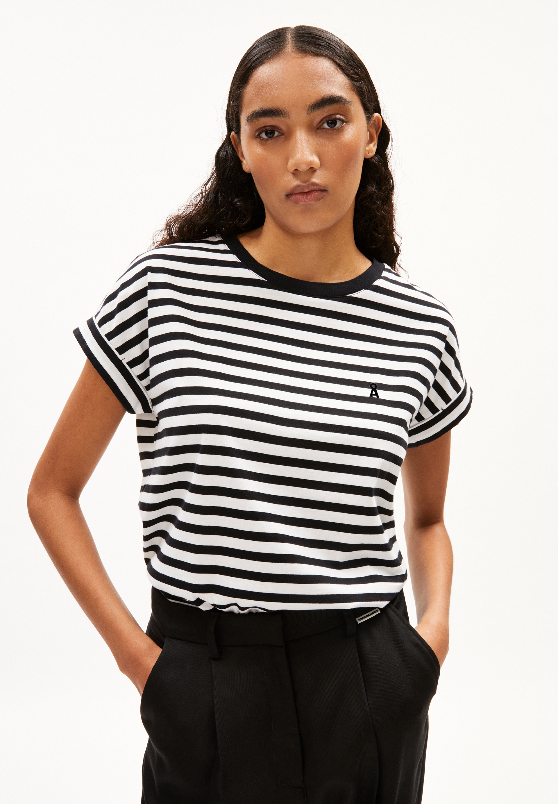 IDAARA STRIPES - Frauen Loose Fit T-Shirt - schwarz