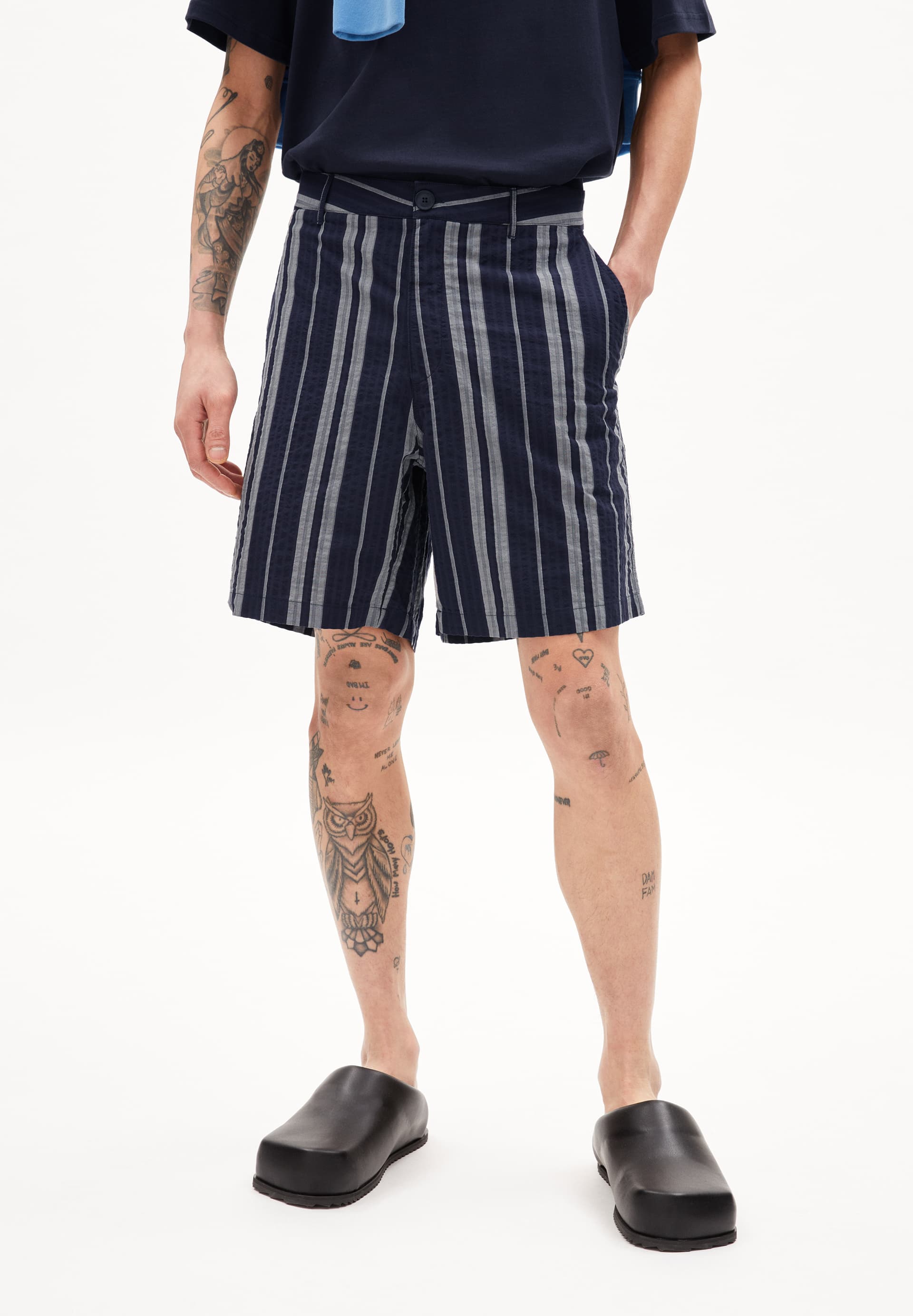 SOJAAN SEERSUCKER - Männer Relaxed Fit Shorts - blau