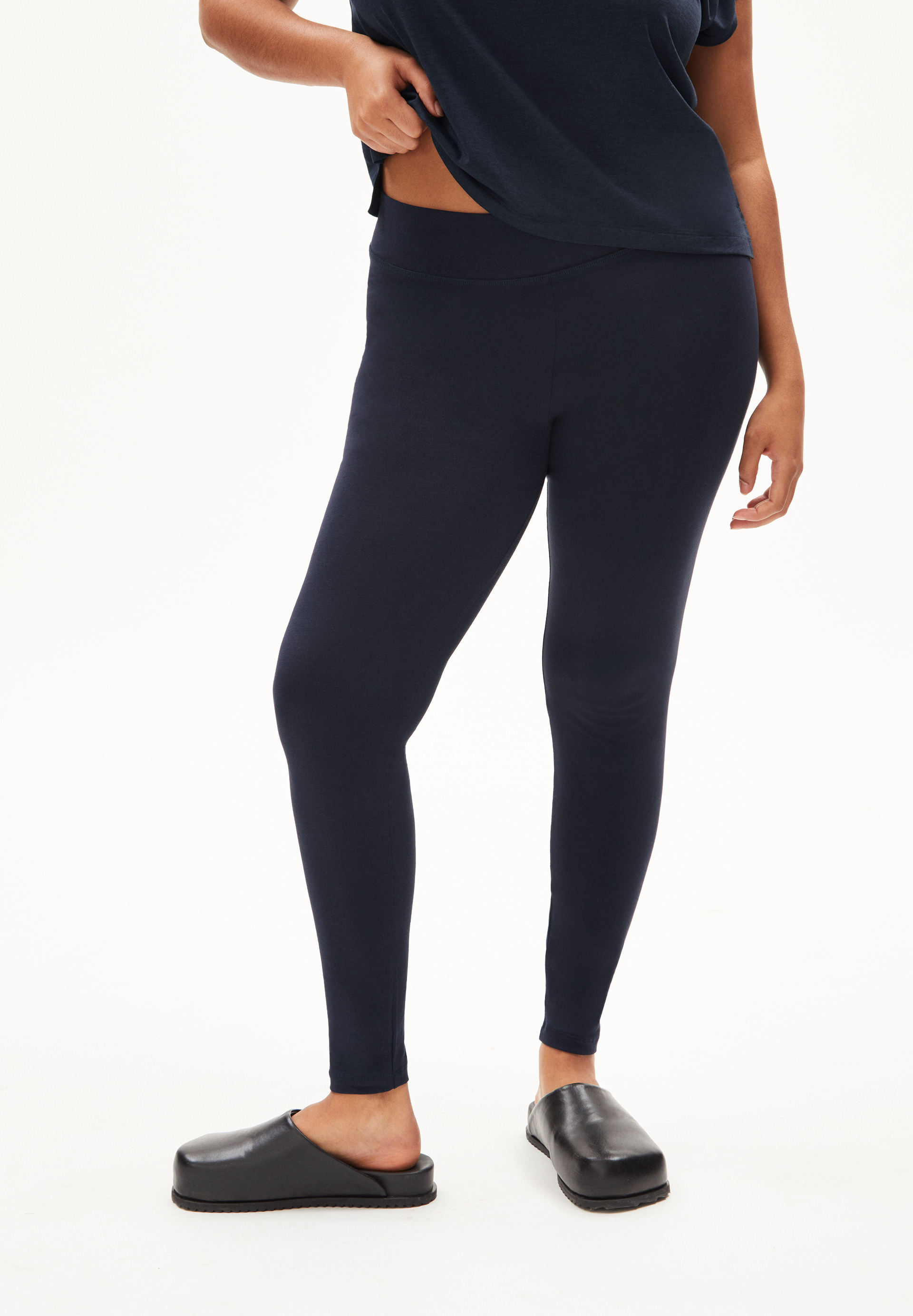 FARIBAA - Frauen Fitted Leggings - blau