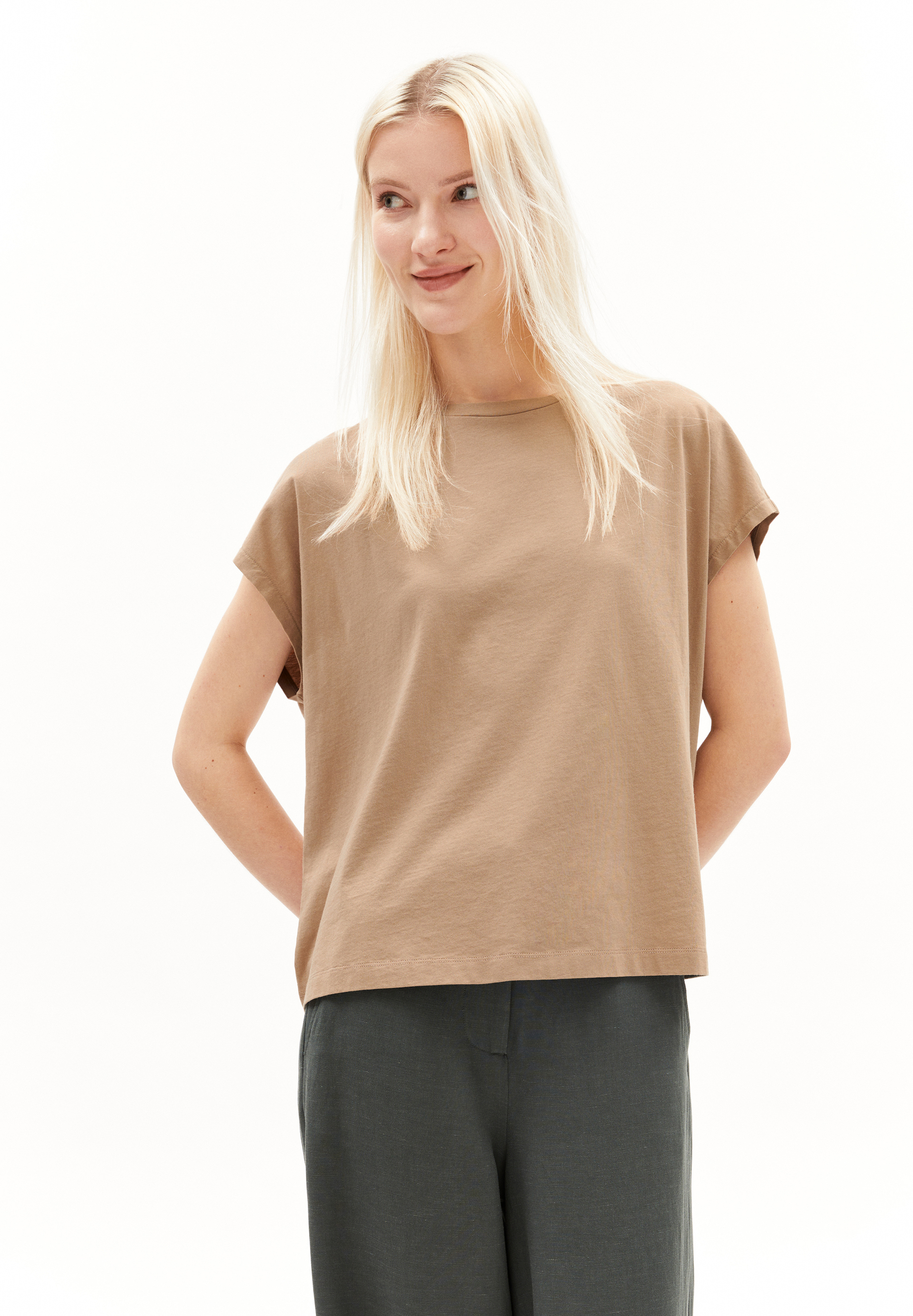 INAARA - Frauen Oversized Fit T-Shirt - braun