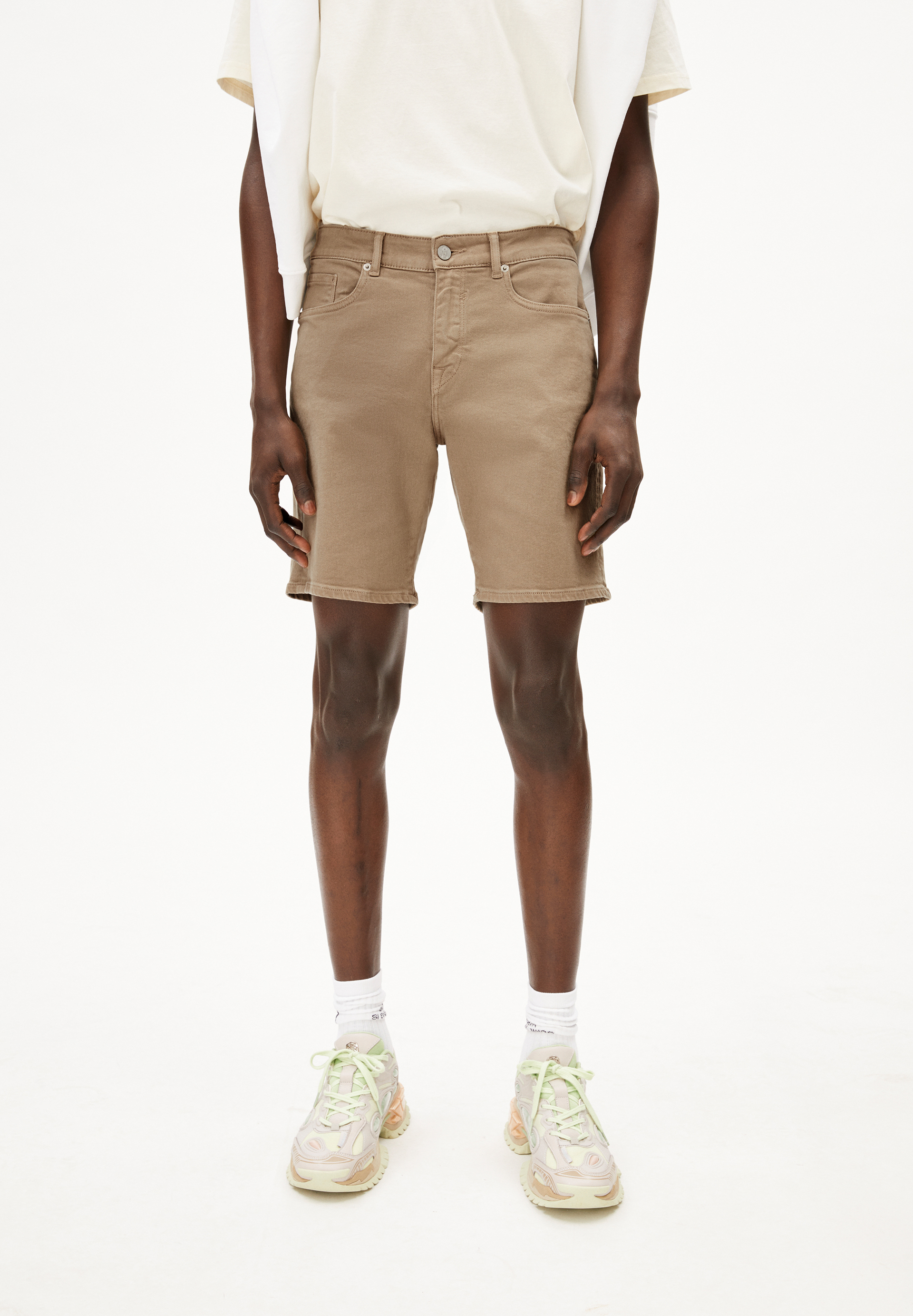 AARVO GMT DYE - Männer Regular Fit Shorts - beige