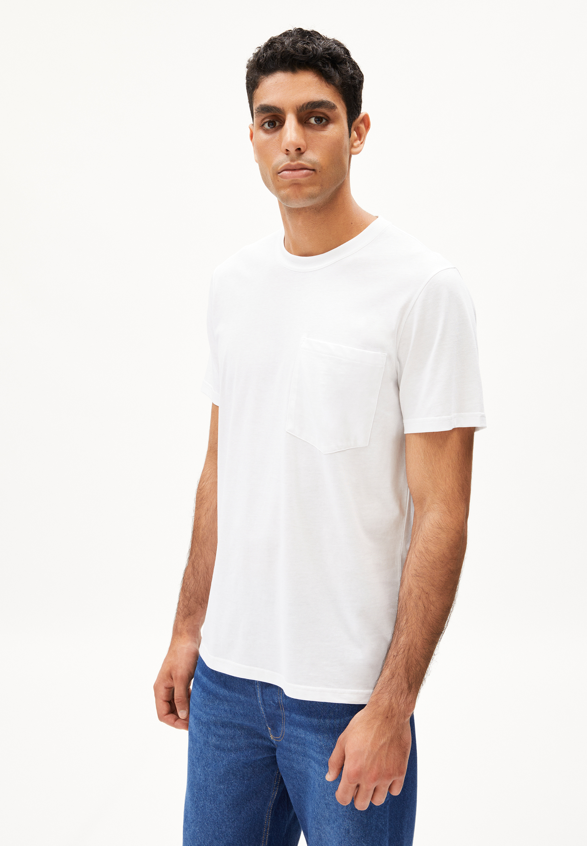 MAARKOS POCKET - Männer Relaxed Fit T-Shirt - weiss