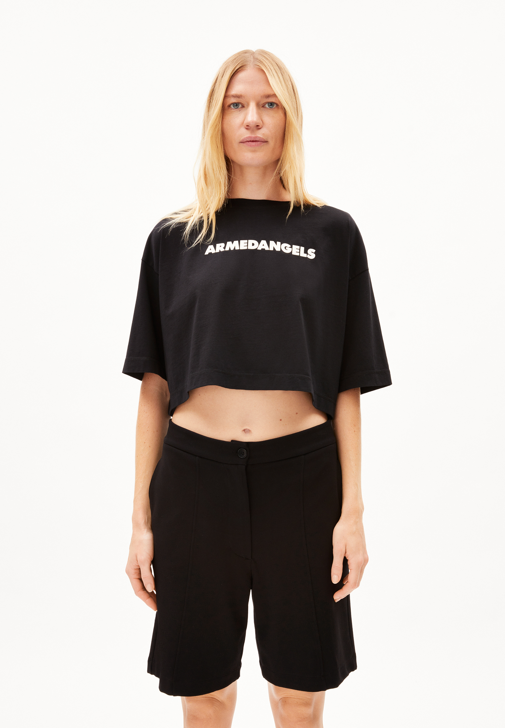 LARIAA ARMEDANGELS - Frauen Oversized Fit T-Shirt - schwarz